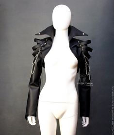 Leather Bolero, Futuristic Fashion, Bolero Jacket, Mode Inspo, Biker Style, Fantasy Clothing, Fantasy Fashion, Character Outfits, Art Clothes