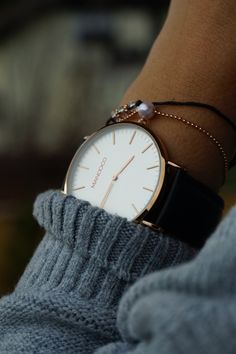 This minimalist watch is modern, elegant and sophisticated choice. It's great for wearing during the day or for special occasions. This rose gold timepiece is a beautiful and practical gift choice for occasions like Birthdays, Mother's Day, Christmas, Anniversaries or as bride gift.  Simple and with chic details. Let MANOOCO complete your look, any time, any where. Slim is in. Zephyr watches are all about delivering simple design and simple solution for keeping time without overloading your wris Gold Wrist Watch, Wrist Watch For Women, Minimalist Watch, Watch For Women, Bride Gift, Stainless Steel Mesh, Women Wrist Watch, Steel Watch, Perfect Gift For Her