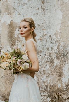 Romantic Bridal Portraits in Sintra, Portugal by Alyssa Belkaci Photo | Paris + Destination Elopement and Couple's Photographer | For The Romantic Lovers | Paris and All Of Europe, portugal wedding, sintra wedding, wedding in portugal, destination wedding portugal, wedding portraits details, wedding portraits, romantic wedding portraits, wedding gowns lace, wedding dress, wedding gown, wedding gowns unique, wedding gowns romantic Sintra Wedding, Paris Elopement Photography, Wedding Portugal, Rustic Reception, Contemporary Wedding Dress, Romantic Lovers, Photo Paris, Unique Wedding Gowns, Bridal Photographs