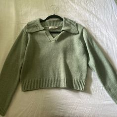 Nwot Only Tried On And Never Wore It Super Cute And Soft, Could Be A Crop Fit Cuz It's A Little Small On The Length Light Green Sweater Outfit, Green Sweater Outfit, Light Green Sweater, Trip Fits, Green Sweater Top, Mint Green Sweater, Green Outfit, Green Sweater, Lush Green