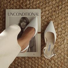 Womens Wide Shoes, Womens White Trainers, Oxford Shoes Heels, White Bridal Shoes, Heels Aesthetic, High Heels Boots, Oxford Heels, White Pumps, White Heels