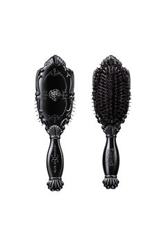 Gothic Makeup Brushes, Items To Own In Your Dr, Goth Makeup Bag, Gothic Makeup Products, Random Belongings, My Wishlist Ideas, Goth Items, Vanity Essentials, Makup Looks