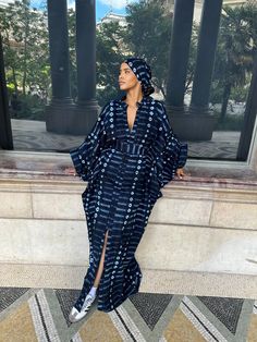 Robe Kaftan Fulani – Fresh Kita African Kaftan, African Traditional Wear, Modest Dresses Fashion, Ankara Dress Styles, Afrikaanse Mode, Cute Modest Outfits, Nigerian Styles, African Inspired Fashion, African Print Dresses