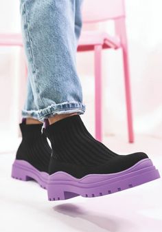 Women Socks Fashion, Goth Boots, Popular Boots, Casual Wedges, Sneakers And Socks, Orthopedic Shoes, Winter Chic, Knit Boots, Socks Sneakers