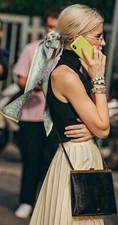 Wear A Scarf, Ways To Wear A Scarf, Chique Outfits, Summer Dresses For Wedding Guest, How To Wear Scarves, White Dress Summer, Looks Chic, Inspired Outfits, Mode Inspiration