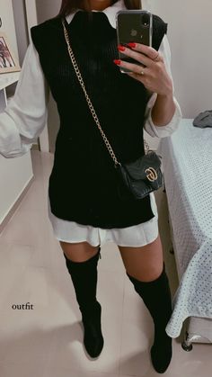 Women Streetwear Outfits, Winter Coat Outfits, Cool Streetwear, Streetwear Outfit Ideas, Winter Outfits Aesthetic, Looks Country, Outfit Ideas For Women, Oversized Sweaters, Paris Outfits