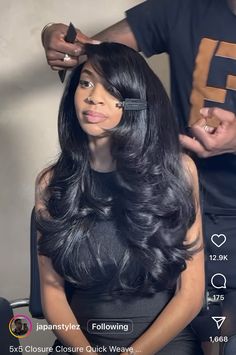 Voluminous Hair Black Women, Middle Part Hairstyles For Black Women, Fire Hairstyles, Long Voluminous Hair, Wig Inspiration, Lirika Matoshi, Birthday Hair, Voluminous Hair