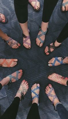 Chacos Sandals Aesthetic, Chacos Outfit, Vsco Shoes, Granola Girl Aesthetic Outfits, Granola Girl Aesthetic, Chacos Sandals, Summer Things, Bali Fashion, Sandals Outfit