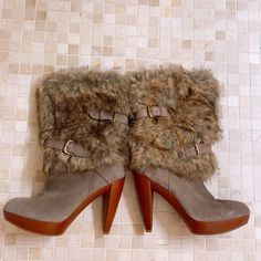 Never Worn Outside Wore Inside The Home Please Refer To Bottom Sole New Wo Tag Runs Tts Suede 2010s Accessories, Fur Boots Heels, Shoe References, Hippie Aesthetic, Fancy Fashion, Funky Shoes, Plush Carpet, Boots Heels, Fashion Board