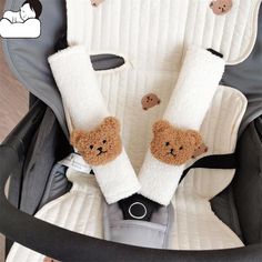 the baby seat covers have teddy bears on them