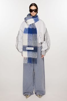 Acne Scarf, Acne Studio, Suit Jacket Dress, Checked Scarf, Studio Logo, Blue Scarf, Blue Outfit, Mode Inspo, Winter Fashion Outfits