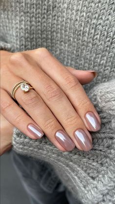 Elegance Nails Classy, Modern Gel Nails, Natural Nail Chrome, Put It In Neutral Chrome Nails, Simple Nails Chrome, Ivory Chrome Nails, Chrome Ivory Nails, Nuteral Nails Chrome, Light Blue Chrome Nails