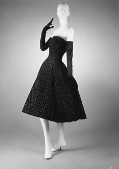 Dior Dresses Vintage, Christian Dior Dress Vintage, Dior Outfits Women, Dior Vintage Dress, Dior Black Dress, Dior Dresses, House Of Dior