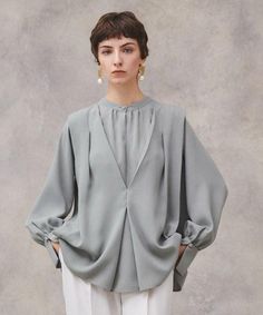 Detail Couture, Hijab Trends, Iranian Women Fashion, Diy Vetement, Diy Blouse, Fashion Sewing Pattern, Stylish Dress Designs, Modest Fashion Outfits