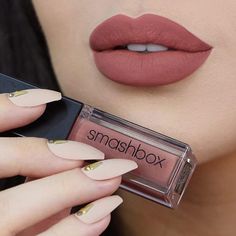 Matte lips, now live (and back in stock!). @melissasamways wearing #AlwaysOn Matte Liquid Lipstick in Stepping Out. #regram Teknik Makeup, Smash Box, Smashbox Cosmetics, Batons Matte, Makeup Goals, Matte Liquid Lipstick