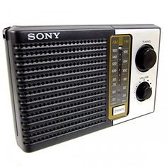 an old fashioned radio is shown on a white background with the word sony printed on it