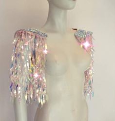 Schnee Party, Space Cowgirl Costume, Fringe Jewelry, Shoulder Jewelry, Space Cowgirl, Fest Outfits, Cowgirl Costume, Gold Fringe, Festival Looks