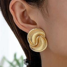 Brand New Women's Twisted Gold Earrings Genuine 14k Gold Plated 925 Sterling Silver (Stamped) 1.5" X 1" Size Retail Price $300 Buy With Confidence From A Trusted Seller With A 99%+ Feedback Rating! A0174 (Id-1689-) Elegant Gold Spiral Wrap Earrings, Elegant Yellow Gold Swirl Earrings, Elegant Spiral Wrap Earrings, Elegant Spiral Metal Jewelry, Elegant Twisted Earrings For Pierced Ears, Elegant Spiral Metal Earrings, Elegant Swirl Earrings As Gift, Elegant Swirl Earrings For Gift, Elegant Nickel-free Twisted Jewelry