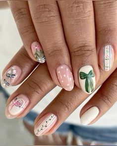 Simple Christmas Nail Designs, Holiday Nail Inspo, Simple Christmas Nail, Nail Ink, Christmas Nail Ideas, Holiday Nails Christmas, Fake Nails Designs, Wrapping Presents, Christmas Nails Easy