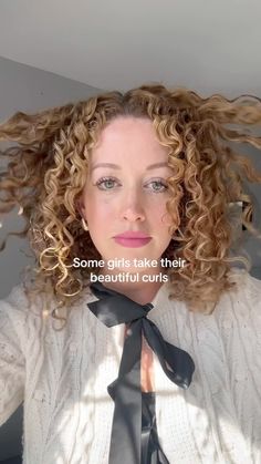 Instagram Middle Parts, Curly Hair Care, Crazy Hair, Natural Curls, Curly Hair Styles Naturally, Health And Beauty, Curly Hair Styles, My Style, Hair Styles