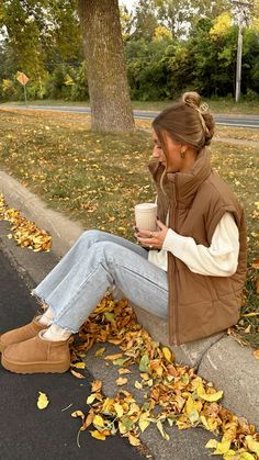 Casual fall outfit, cozy fall outfit, casual outfit idea, early fall outfit, cozy vest outfit, ugg platform outfit, trendy fall outfit, neutral fall outfit Fall Outfit Dressy Casual, Cute Fall Outfits Uggs, Thanksgiving Break Outfits, Outfits To Wear To The Zoo Fall, Outfits With Tan Boots Ankle, Cozy Pumpkin Patch Outfit, Comfy Pumpkin Patch Outfit, Thanksgiving Flannel Outfit, Apple Farm Outfit