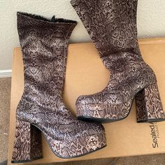 Vintage 90s, 80s, 70s Platform Snake Print Boots. Gorgeous And In Perfect Condition. These Would Look So Rad With A Vintage Harley Tee. Reminds Me Of Jeffrey Campbell Snake Print Boots, Print Boots, Shoes Vintage, 90s 80s, Jeffrey Campbell Shoes, Vintage Harley, Jeffrey Campbell, Vintage Shoes, Snake Print