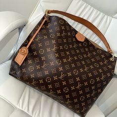 Reposhing This Item I Purchased From @Luxdelarae. Never Carried It. It Has Been Authenticated By Poshmark. Luxury Brown Monogram Print Bag, Louis Vuitton Monogram, Louis Vuitton Bag, Bag Lady, Louis Vuitton, Monogram, Color