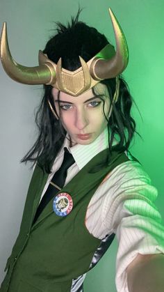 #loki #lokicosplay #marvel #mcu #marvelcosplay Womens Loki Costume, Loki Makeup, Loki Cosplay Tutorial, Fem Loki Cosplay, Marvel Halloween, Marvel Halloween Costumes