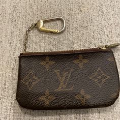 Credit Card Holder Key Chain Louis Vuitton Brand. Excellent Condition. Louis Vuitton Card Holder, Card Holder Keychain, Louis Vuitton Accessories, Louis Vuitton Brown, 2025 Vision, Dear Santa, Credit Card Holder, Key Card Holder, Card Holders