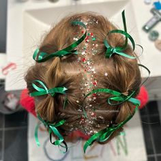 Bridgette Lund on Instagram: "A fun Christmas style for today. We have glitter and ribbon. Can’t get much better than that.  Glitter is from @jessica_byrum  . . Little girl hairstyles. Easy kids hairstyles. Cute girl hairstyles. Cute hairstyles for kids. Step by step hair tutorial. School hairstyles. Toddler hair. Thin girl hair. Fine hair. Hair growth. Hair tips. Cosmetologist mom. Stay at home mom. Girl mom. Christmas hair. Christmas hairstyle." Toddler Hairstyles For Fine Hair, Kids Whoville Hair, Fun Christmas Hairstyles For Kids, Christmas Crazy Hair Day Ideas, Christmas Hair Toddler Girl, Cindy Lou Who Hair Toddler, Toddler Girl Christmas Hairstyles, Girls Holiday Hair, Christmas Hair Tinsel