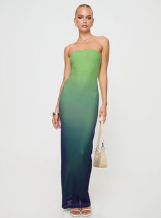 Stolen Love Strapless Maxi Dress Blue / Green Ombre Blue Ombre Dress, Maxi Dress Strapless, Dress Stole, Oh Polly Dresses, Tube Maxi Dresses, Ombre Maxi Dress, Ombre Print, Vegas Dresses, Ombre Dress