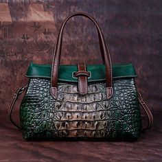 Alligator Handbags, Designer Leather Handbags, Real Leather Bags, Crocodile Pattern, Crocodile Leather, Genuine Leather Handbag, Bag Trends, Shoulder Messenger Bag, Green Leather