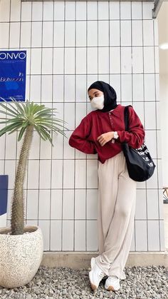 Outfit Kulot, Knit Pants Outfit, Ootd Kulot, Ootd Ngampus, Outfit Ideas Hijab, New Hijab, Ootd Simple, Maroon Outfit