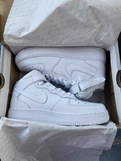 Nike Air Force1 White, Nike Mid White, Nike Force 1 Mid, Air For Es, Mid Nike Air Force, Nike Air Force 1 Haute, Nike Air Force Mid 1, Nike Air Force One Mid, White Nike Shoes Aesthetic