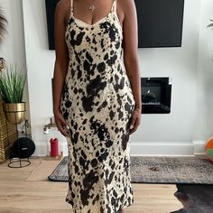 Never Worn Long, Strapless, Blackout, Black And Cream Body Dress Size: L Cream Body, Body Dress, Black And Cream, Cream Dress, Zara Black, Zara Dresses, Body Cream, Black Cream, Strapless Dress