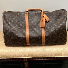 Perfect For Weekend Trips. It’s In Good Condition Inside And Out . Louis Vuitton Keepall 55, Bags Louis Vuitton, Louis Vuitton Keepall, Weekend Trips, Louis Vuitton Bags, Travel Bags, Louis Vuitton Bag, Bag Lady, Louis Vuitton