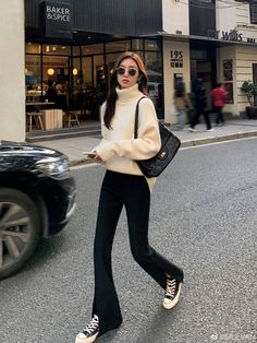 Korean Winter Work Outfits, Korean October Outfit, Korean Fashion October, Autumn Outfits Japan Street Styles, October Korean Outfit, September Korean Outfit, Korean Ootd Winter, Taiwan Winter Outfit Women, Taiwan Outfit Travel Winter