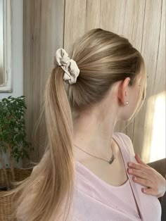 Cute Aesthetic Pink Pfp, Blonde Coquette, Interview Hairstyles Medium, Hairstyle For Work, Old Money Hairstyles, Coquette Pfp, Hairstyles Female, Hair Pfp, Pink Blonde