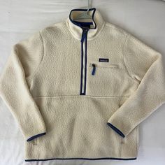 Patagonia Fleece In Perfect Condition, Only Worn Once And Super Warm. Women's Size Large! White Fleece Jacket For Outdoor Activities, Patagonia Fleece Outfit, Fleece Outfit, Vintage Patagonia, Patagonia Fleece, Teddy Jacket, Patagonia Jacket, Patagonia Jackets, Patagonia Womens