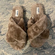 No Size, But Fits Like A 7.5/8 Never Worn, Perfect Condition Old Navy Slippers, Navy Wedges, Navy Boots, Navy Sandals, Juicy Couture Charms, Navy Shoes, Navy And Brown, Linen Bag, Distressed Black Jeans