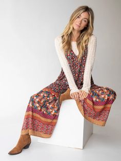 Let's Just Go Wide-Leg Jumpsuit - Tan Border Print-view 1 Women’s Boho Fashion, Boho Semi Formal Outfit, Style For 30s For Women, Trendy Fall 2024 Outfits, Car Show Outfits For Women Summer, Clothes For Curvy Body Type, Easy Boho Outfits, Boho Office Attire, Boho Chic Work Outfit