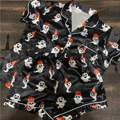 New Satiny Soft Xl Halloween Ghost Pajamas Black Long Sleeve Sets For Halloween, Casual Black Halloween Sets, Casual Black Sets For Night, Orange Sleepwear For Halloween, Black Halloween Sleepwear For Sleepover, Casual Halloween Sleepwear Loungewear, Casual Halloween Sleepwear For Loungewear, Casual Black Sleepwear For Halloween, Black Casual Sleepwear For Night