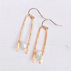 Gold Keshi Pearl Earrings - 14k Gold Filled Dangle Earrings With Keshi Pearl White Hammered Dangle Earrings, White Hammered Dangle Jewelry, Keshi Pearl Earrings, Diy Bijoux, Bar Jewelry, Handmade Wire Jewelry, Handmade Jewelry Designs, Gold Filled Earrings, Keshi Pearls