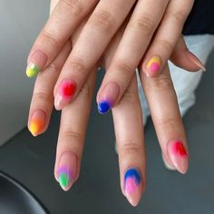 bright mismatched rainbow ombre manicure Aura Nails Colorful, Aura Glow Nails, Spring Aura Nails, Colorful Aura Nails, Nude Aura Nails, Aura Nails Acrylic, Aura Nails Tutorial, Aura Nail Art, Colorful Aura