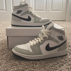 Worn Only Once. No Discoloration. Still Smell Brand New! High Top Nikes, Pretty Sneakers, My Shopping List, Womens Air Jordans, Jordan 1s, Cute Nike Shoes, Womens Jordans, Cute Nikes, Nike Shoes Women