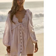 New Without Tags Color: Bubble Bath Forever Femme And So Stunning, This Must-Have Mini From Our Endless Summer Collection Features A Plunging Neckline With Lace Piecing And Puffed Sleeves In A Breezy, Woven Fabrication. Button-Up Silhouette Tie Closure At Front Banded Sleeves Endless Summer Whether You Live The Beach Lifestyle Year-Round Or Dream Of Making The Great Escape, The Endless Summer Collection Is Full Of Our Most Effortlessly Ethereal Styles Under The Sun. Care/Import Machine Wash Cold Import Measurements For Size Xs Bust: 37” Length: 32.75 In Sleeve Length: 28 In Contents 100% Cotton Lining: 100% Modal S-1r Summer Work Dresses, Mode Pop, Cute Mini Dress, Free People Summer, Free People Style, Mode Chic, Free People Clothing, Family Photo Outfits, Photo Outfit