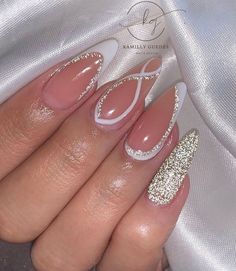 Oval Nails Designs, Fancy Nails Designs, Nails Design With Rhinestones, Girly Acrylic Nails, Pretty Nail Art Designs, Short Acrylic Nails Designs, Oval Nails