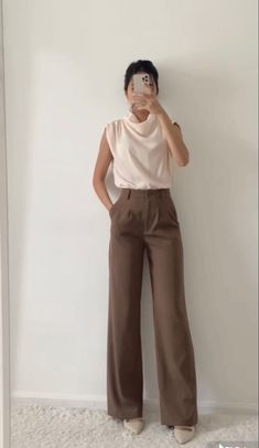 Business Professional Outfits Classy, Corprate Girl Outfit, Bank Teller Outfit Work Attire, Law Women Outfit, Professional Aesthetic Outfit, Jewel Tone Work Outfit, Cool Girl Business Casual, Business Professional Aesthetic, Aesthetic Work Outfits Women