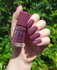 Nail Polish Aesthetic, Polish Aesthetic, Dark Nail, Dark Nail Polish, Boho Nails, Peach Makeup, Pretty Nail Colors, Maroon Nails