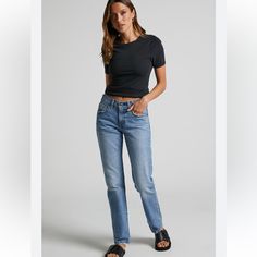 Levi’s Premium Madden Straight Blue Denim Jean’s Women’s Size 26x31 Brand New With Tags Levis Outfits Women, Levis Wedgie Jeans, Levis Outfit, Levi Jeans Women, Black Jeans Men, Grey Denim Jeans, Straight Crop Jeans, Distressed Denim Jeans, Black Denim Jeans